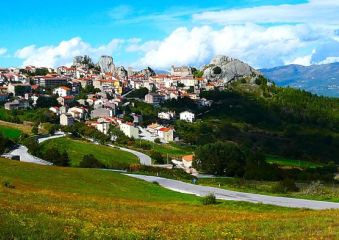 Cicloturismo in Molise, perdersi in bellezze millenarie, castelli, borghi autentici